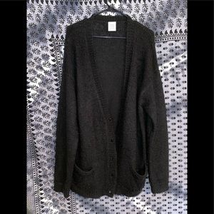 Vetements cardigan with decorative buttons